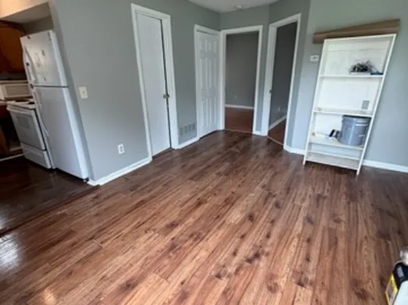 204 S Madison St, Spring Hill, KS 66083
