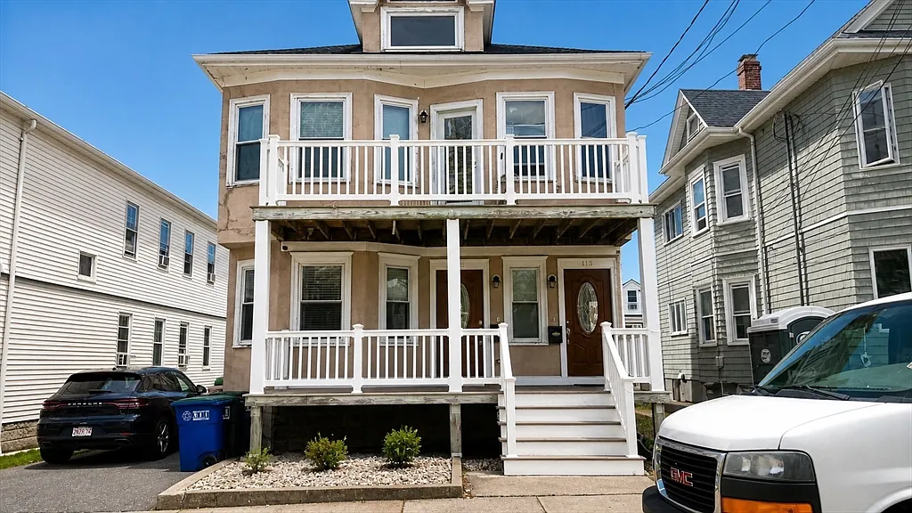 4 bed, 1.0 bath, 1250 sqft, $3,700 — Photo 1