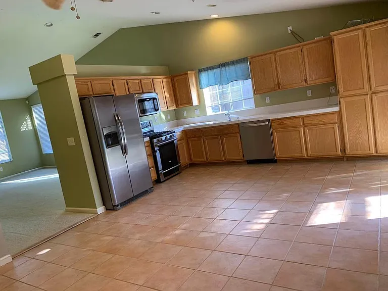 513 Saddleback Cir — Photo 6