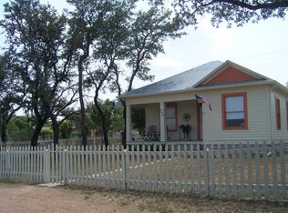 252 Old Comfort Rd, Fredericksburg, TX 78624
