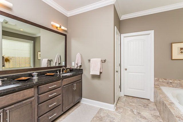 2nd image of 112 Southern Oaks Ln