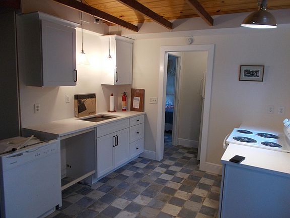New kitchen. The dishwasher and faucet are to be installed on 12/30/22.