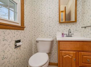110 Berry Hill Dr, Battle Creek, MI 49014
