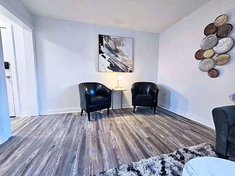 Smartland Colony Apartments | 2809-2949 Van Aken Blvd, Shaker Heights, OH 44120 — Photo 8