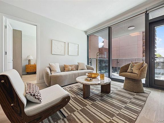 3rd image of 38-20 Parsons Blvd #514