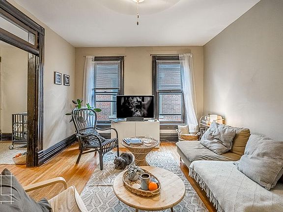 5th image of 204 Wilber Ave #206B