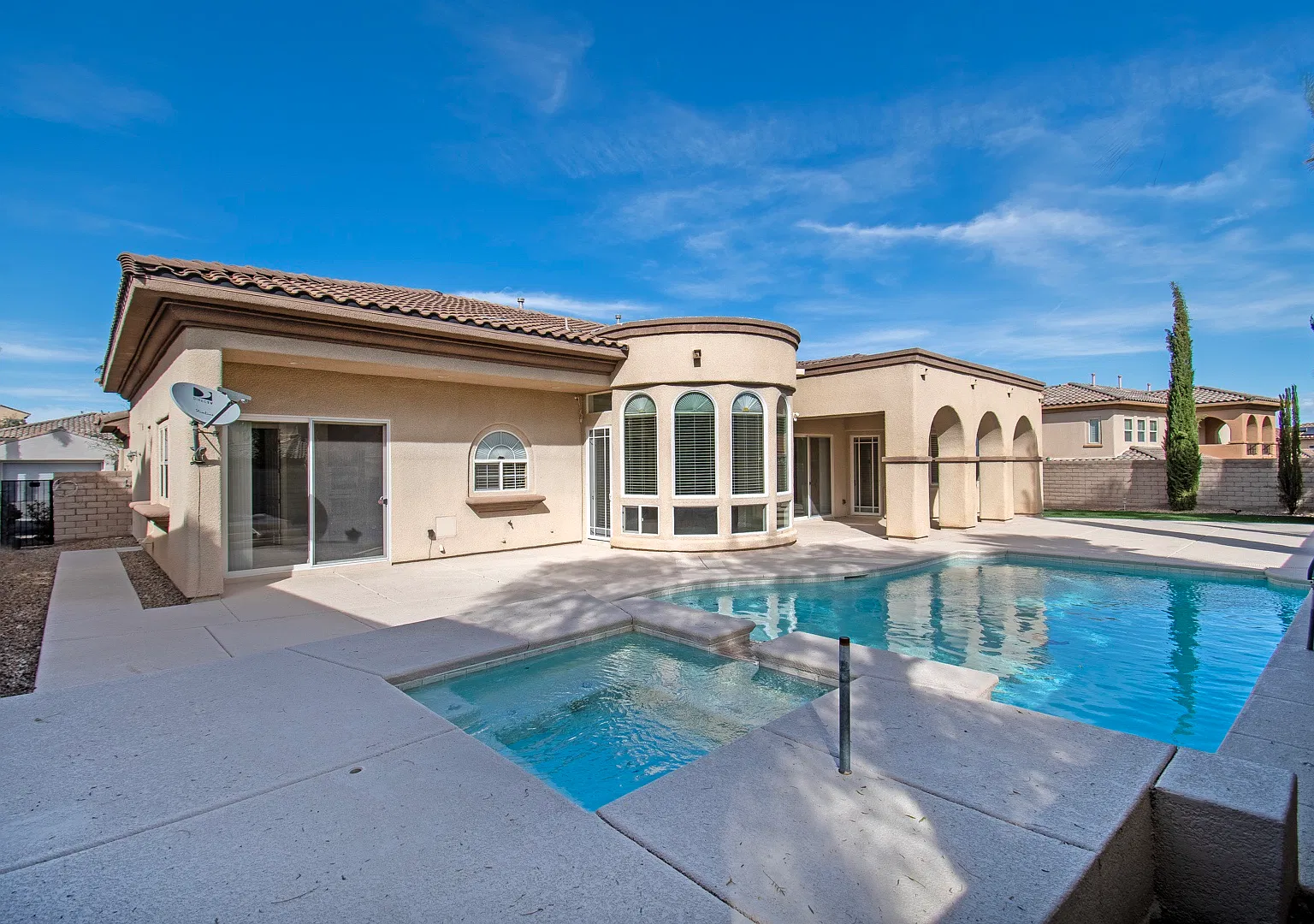 3 bed, 3017 sqft, $6,200 — Photo 1