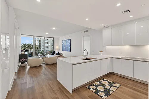 220 Lake Shore Dr Photo 1