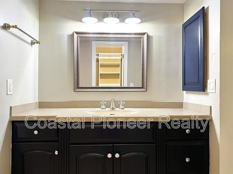 2614 Cove Cay Dr #204 — Photo 15