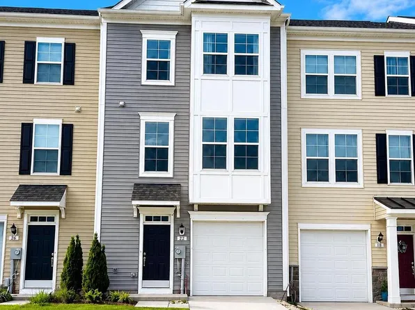 22 Kirby Ct, Bunker Hill, WV 25413
