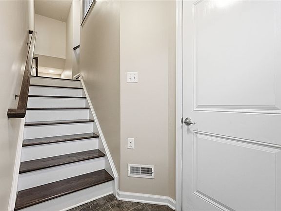 5th image of 504 Aprilmae Way