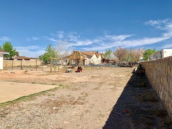 3rd image of 15073 Yucca Trail Dr