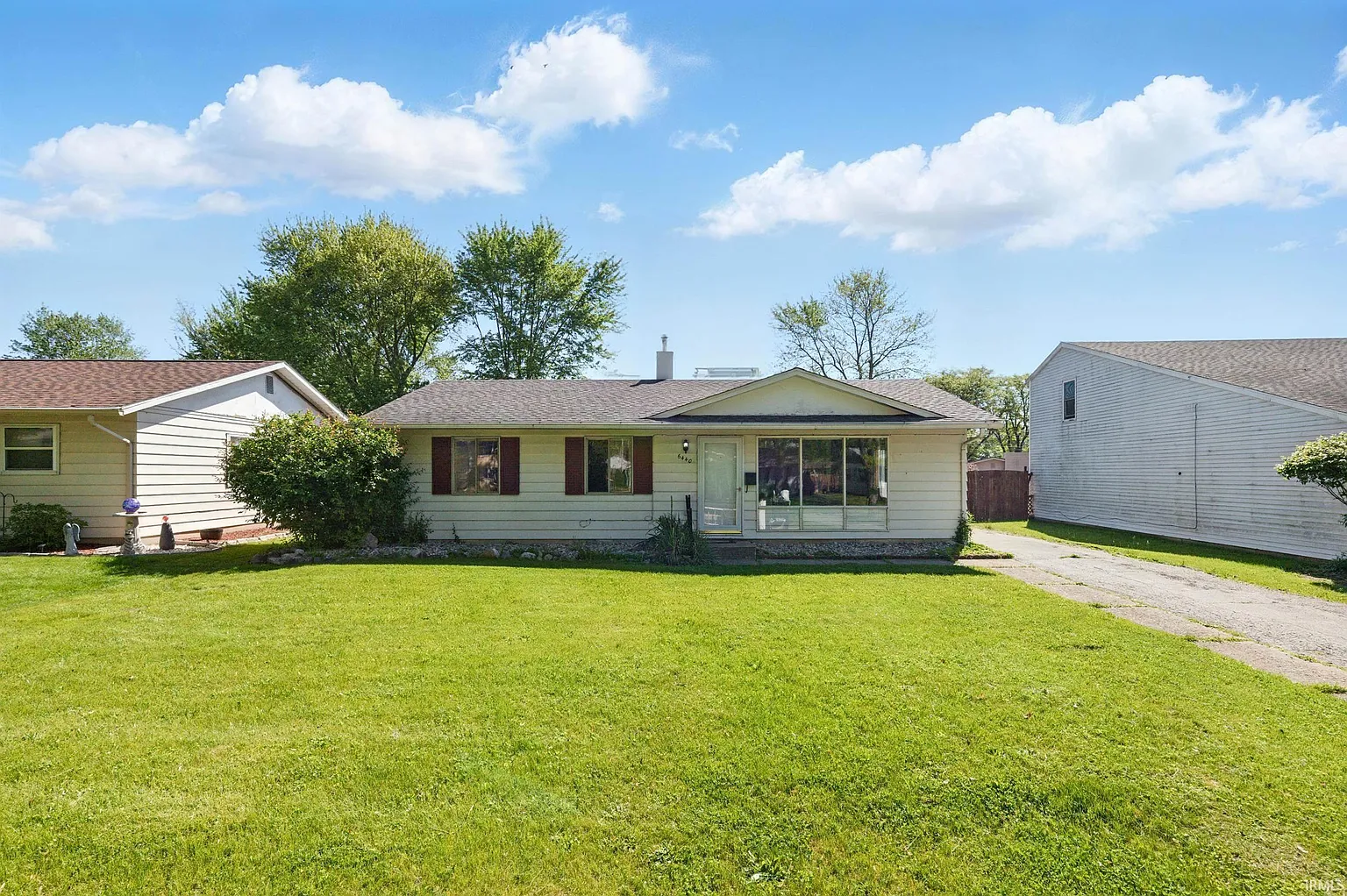 6440 Azalea Dr photo 1