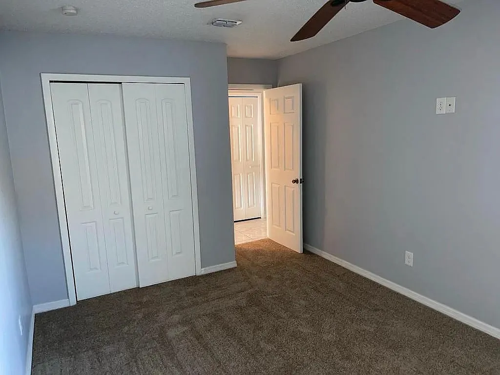 3 bed, 1407 sqft, $2,204 — Photo 4