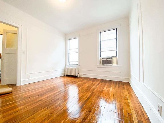 2nd image of 34-11 33rd St #3R