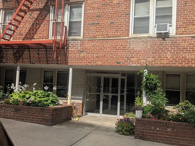 41-24 50th St #LC — Photo 10