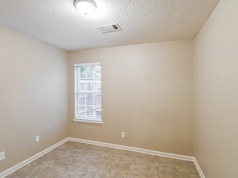 3542 E Regency Park Cir — Photo 14