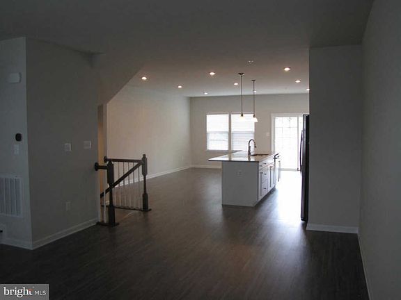 4th image of 4521 Landsdale Pkwy