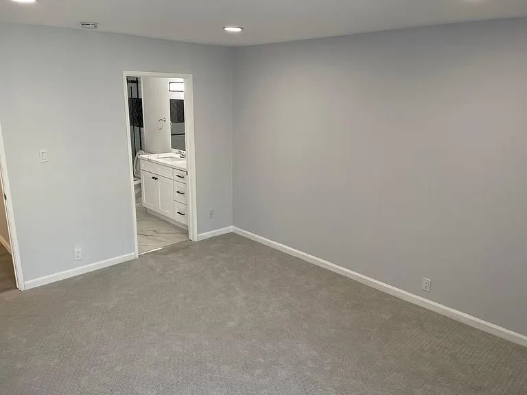 1525 E Appleton St #306 — Photo 8