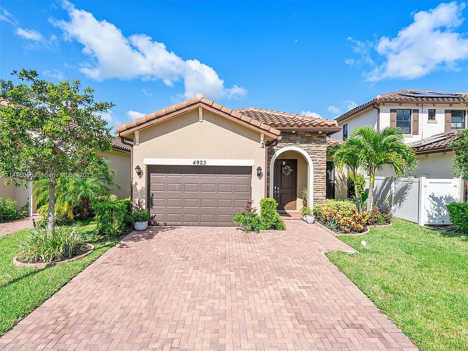 1st image of 4923 NW 51st Ter