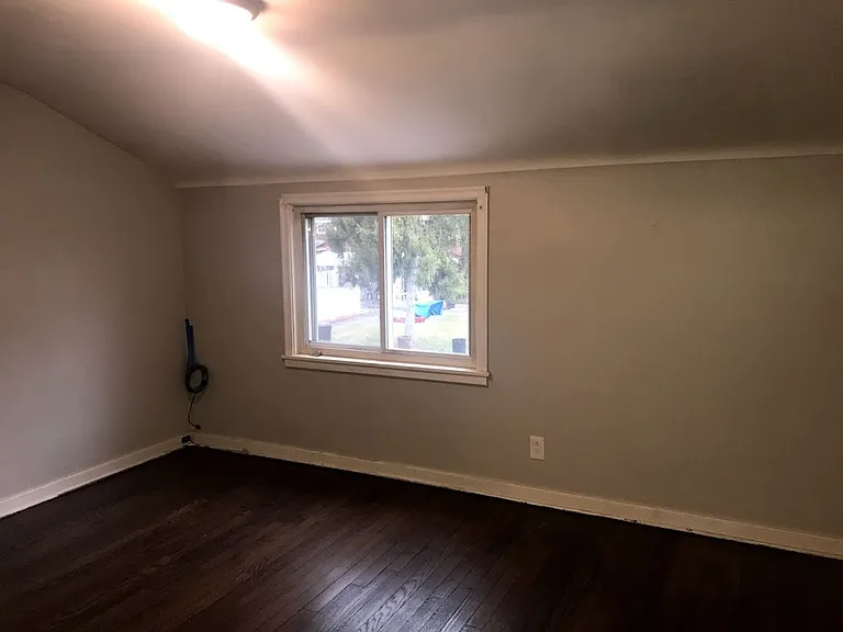 28 Greenough Ave — Photo 5