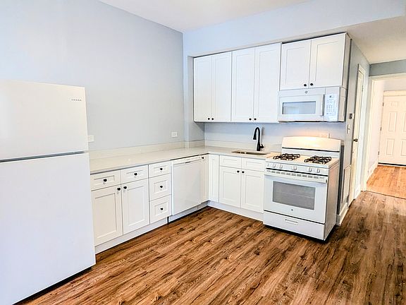 3rd image of 4221 N Elston Ave #1R