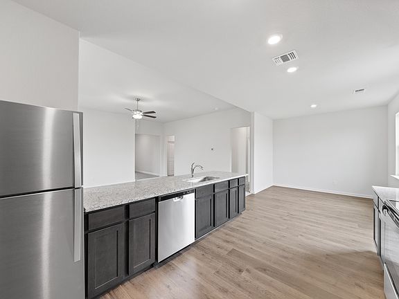 The kitchen of the Reed has energy-efficient appliances.