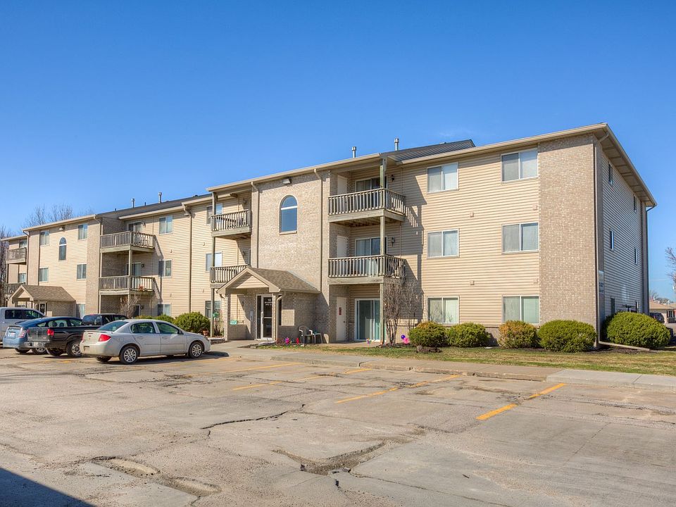 Huntington Apartments 112 E Glenmore Dr Gretna NE Zillow