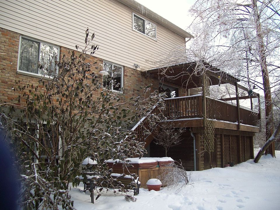 private deck & hot-tub