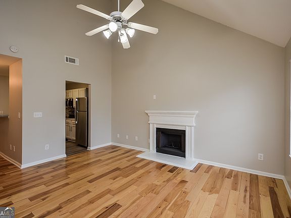 4th image of 4203 Chestnut Lake Ave
