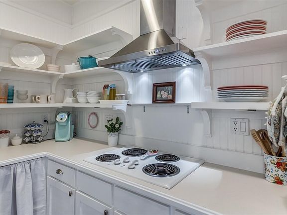 3rd image of 1408 Shetland Dr