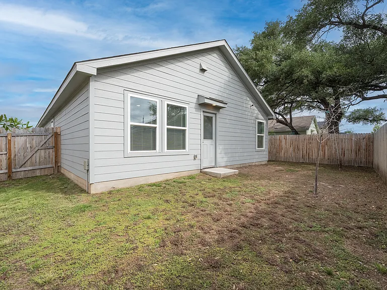 9804 Carome Mill Dr — Photo 20