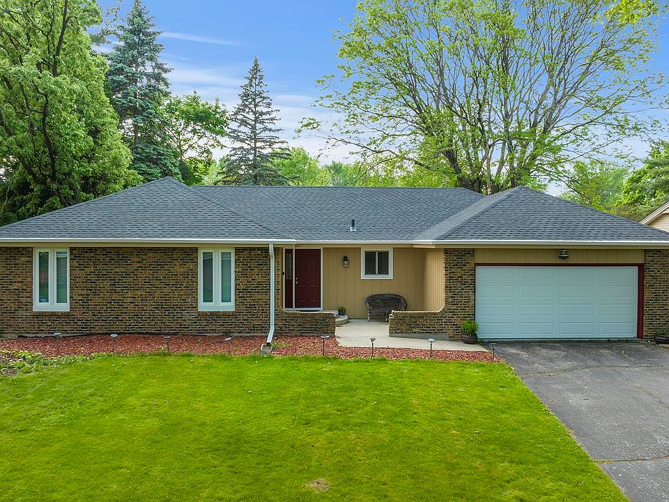 1st image of 3280 Montlake Dr