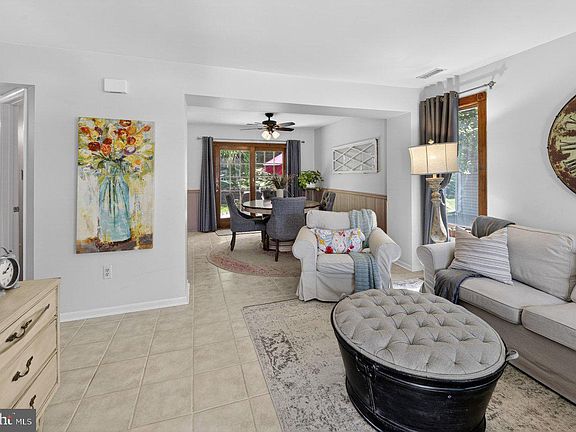 3rd image of 24 Tudor Dr