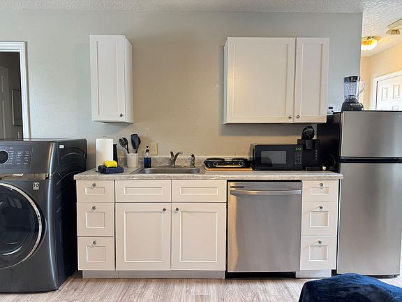 3rd image of 1432 Fairview Cir #Id1248364p