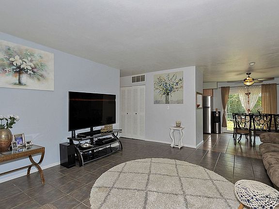 3rd image of 4317 Prairie Ave