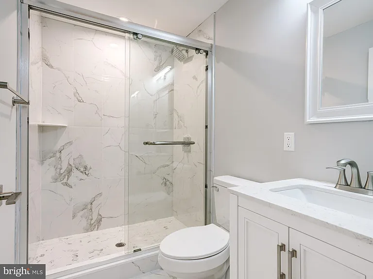 1933 N Leithgow St #35-1 — Photo 46
