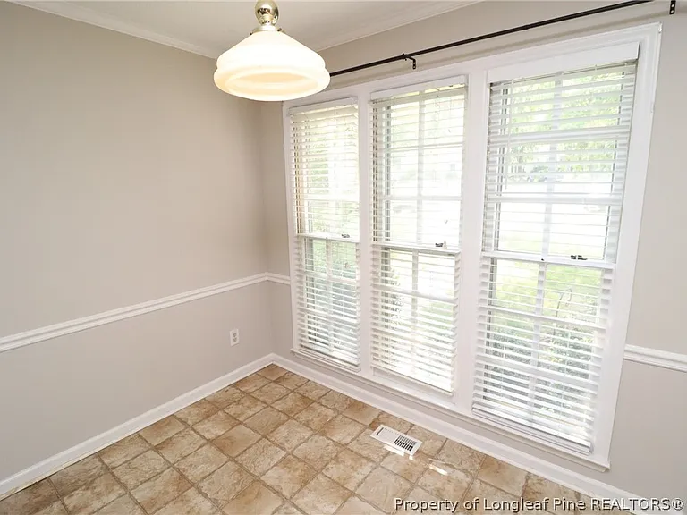 118 Planetree Ln — Photo 13