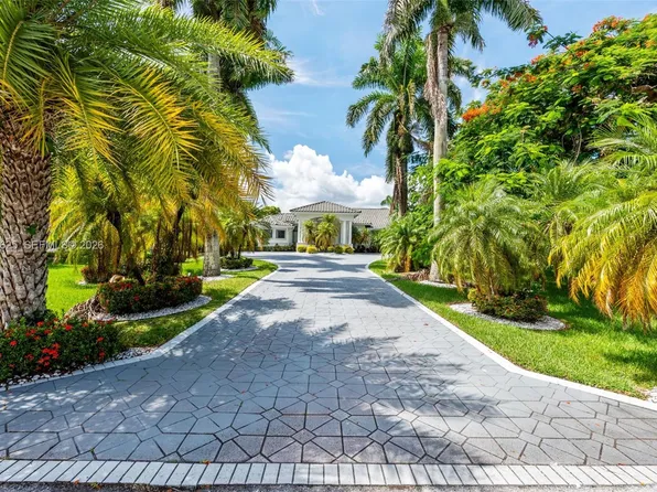 11302 NW 9th St, Plantation, FL 33325