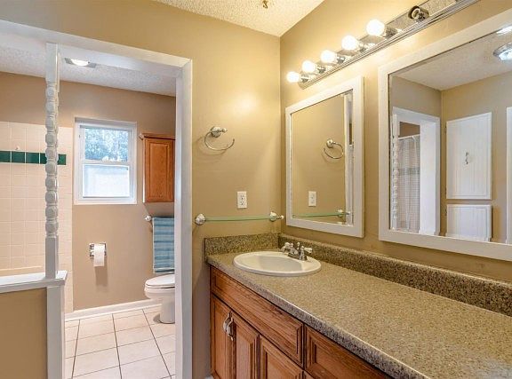 3rd image of 1494 Pine Lane Dr