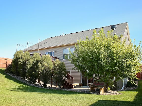 Walk-out patio