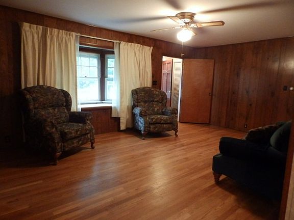 4th image of 22 Farmer St