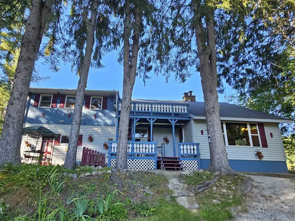 E1221 Mertl Ln, Waupaca, WI 54981