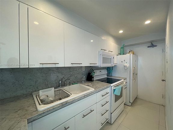 3rd image of 1200 West Ave APT 1001