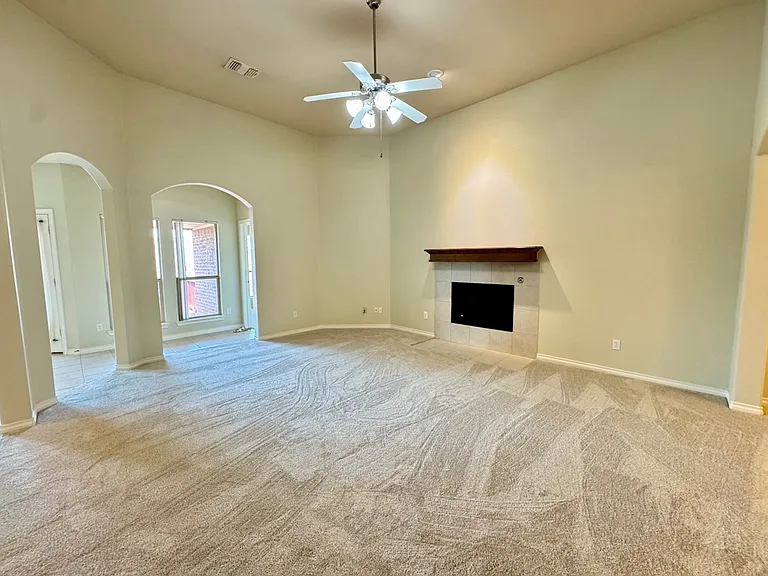 17713 Fruited Plain Ln — Photo 3