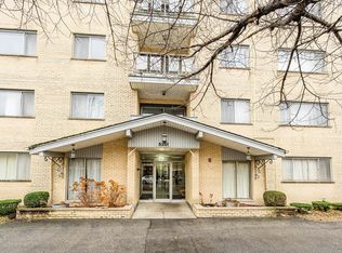 5251 Galitz St APT 108, Skokie, IL