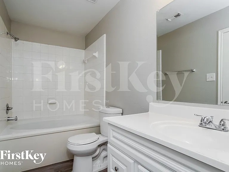 19214 Spruce Bough Ln — Photo 14