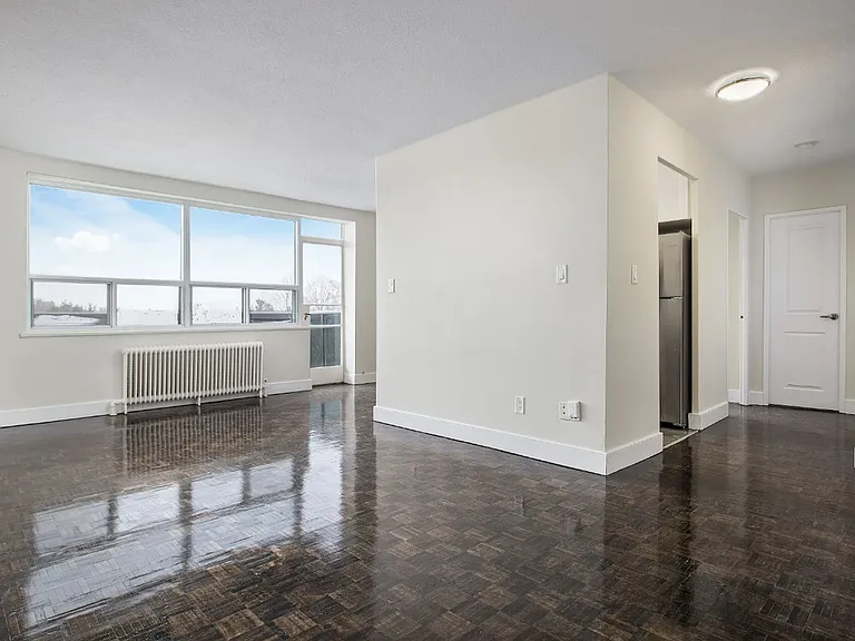 18 Skipton Ct — Photo 7