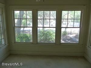 3rd image of 724 E Lincoln Ave