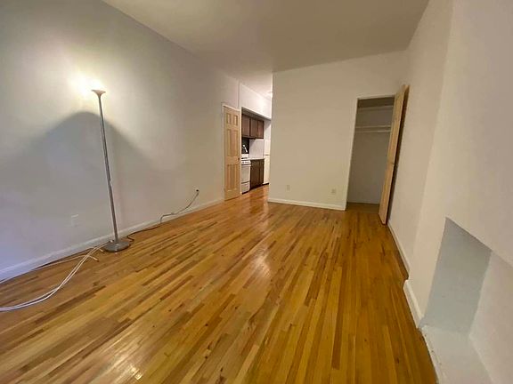 5th image of 319 W 21st St #1B